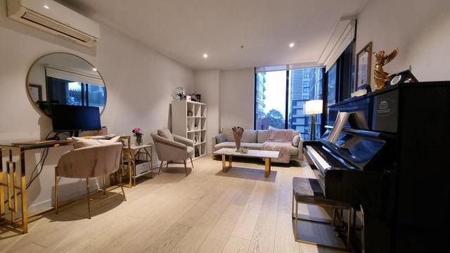 402/40 Hall Street, VIC 3039