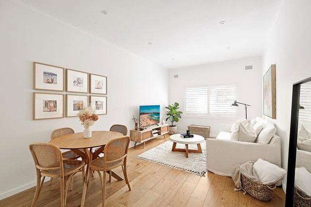 3/8 Eurobin Avenue, NSW 2095