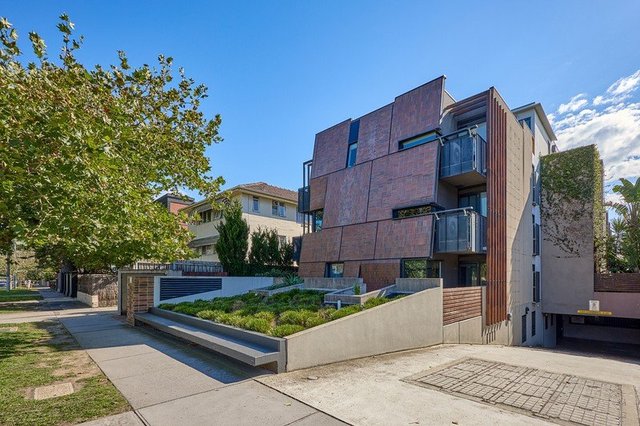301/233 Dandenong Road, VIC 3181
