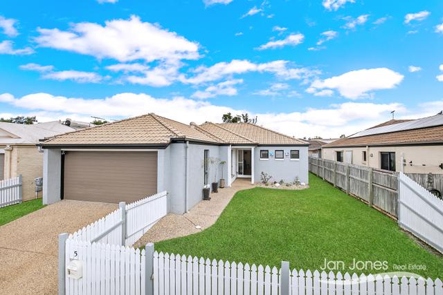 5 Pegasus Street, QLD 4021