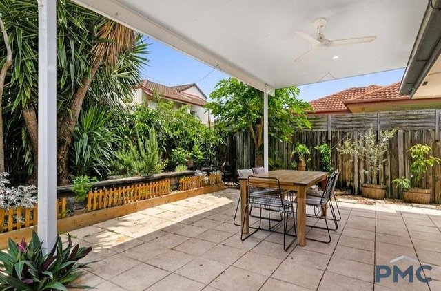 4/11 Crichton Street, QLD 4105