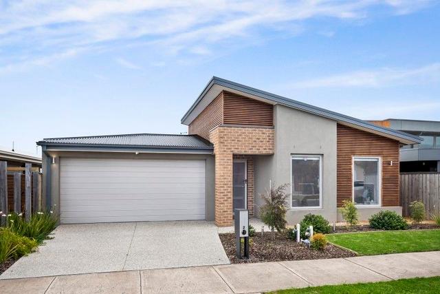 2 McLean Street, VIC 3228