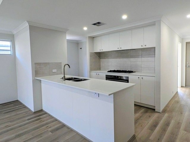 15 Malurus Way, WA 6170