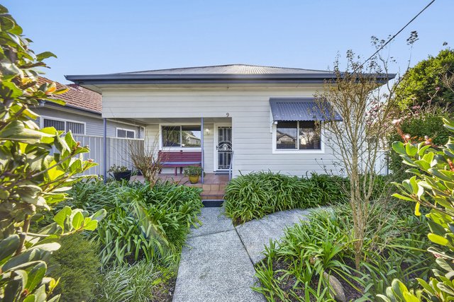 9 West Avenue, NSW 2325