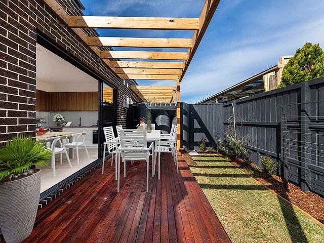 2/22 Eulinga Road, VIC 3169