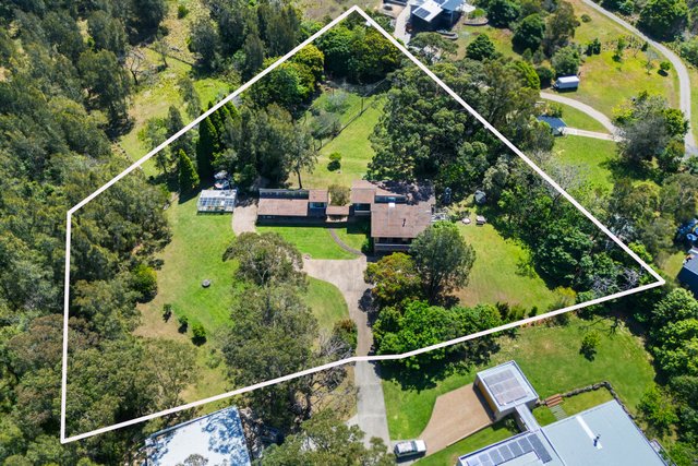 4 The Coral Grove, NSW 2539