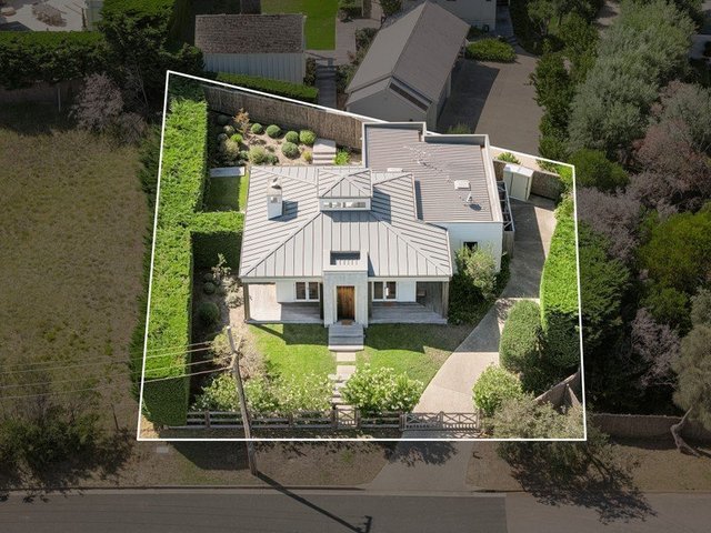 11 Lawrance Grove, VIC 3944