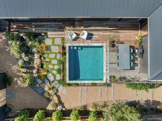16 Howard Street, VIC 3916