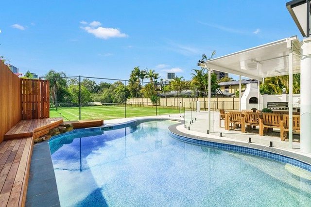 26 Karina  Crescent, QLD 4218