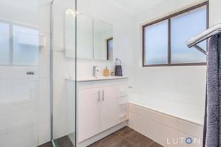 Main bathroom (2018-12-05)