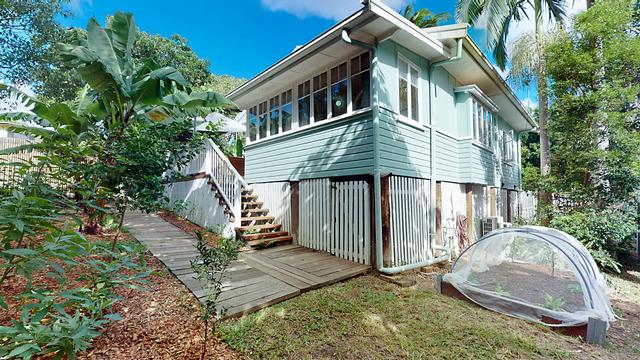 2 Lake View Dr, QLD 4565