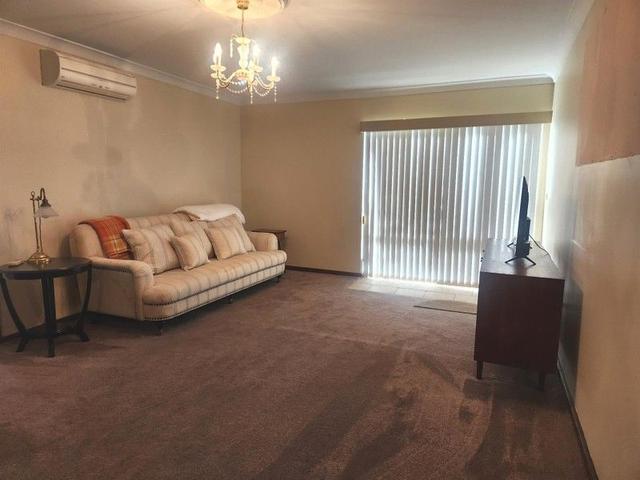 100E Croudace Street, NSW 2354