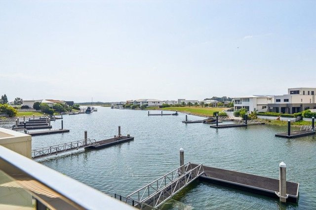 1069 Edgecliff  Drive, QLD 4212