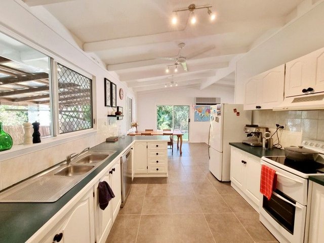 13 Merrybrook Street, QLD 4870