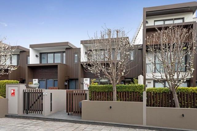 19 Pin Oak Court, VIC 3126