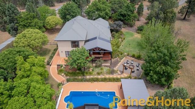 17R Harefield Road, NSW 2830