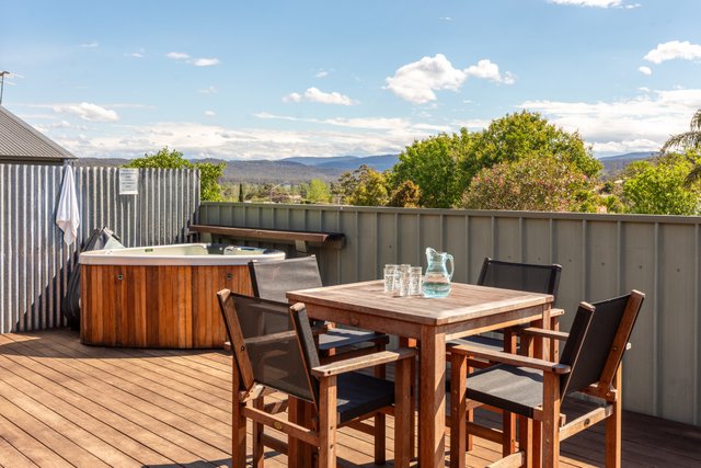 8 Little Gahan Street, NSW 2549