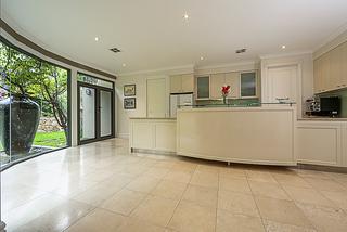 Familyroom/Kitchen (2014-10-15)