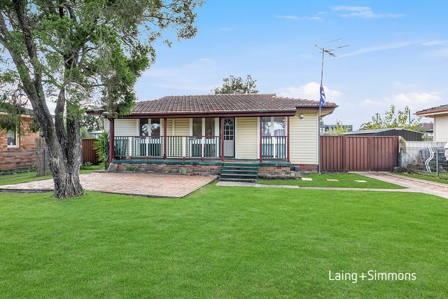 6 Koomooloo Crescent, NSW 2770