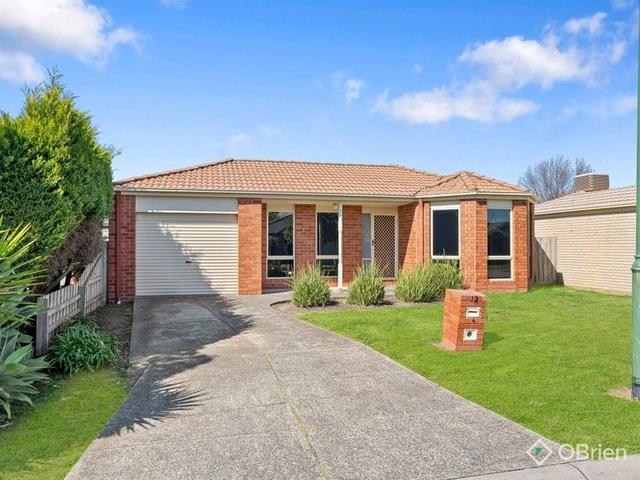 12 Cambridge Close, VIC 3977