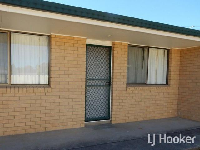 2/15 Greaves Street, NSW 2360