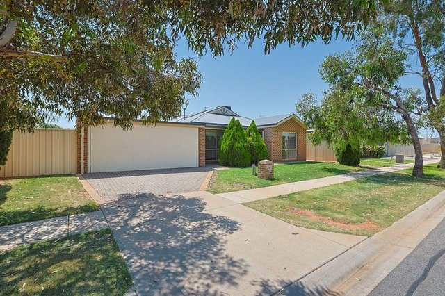 8 Rodeo Drive, VIC 3500