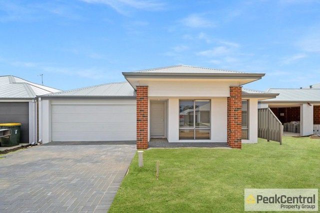 4 Clough Link, WA 6122
