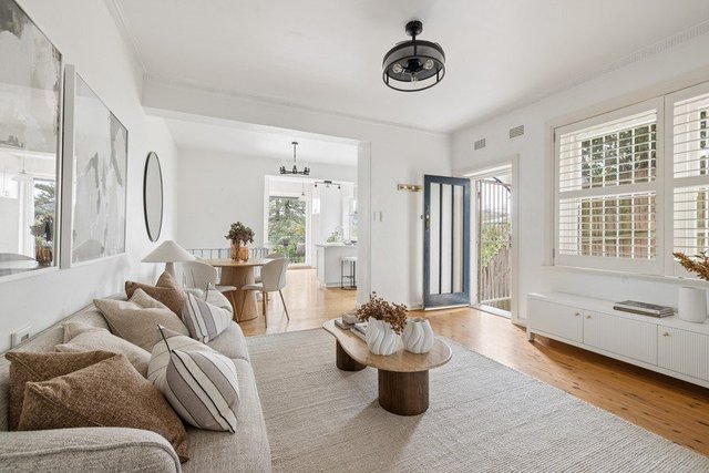 2/14 Chester Street, NSW 2025