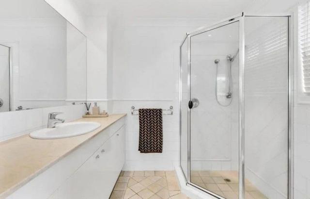 3/52 Marine Parade, QLD 4220