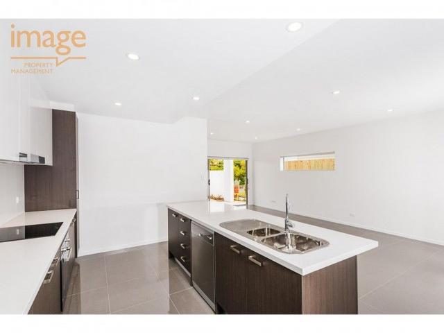 1/49 Hutchins St, QLD 4031