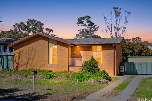 12 Sanderson Close, ACT 2615