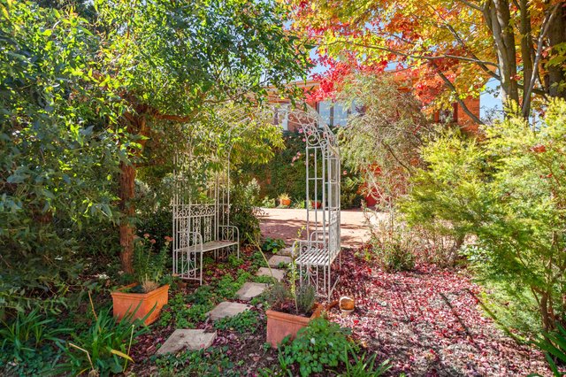 14 Barry Place, NSW 2583