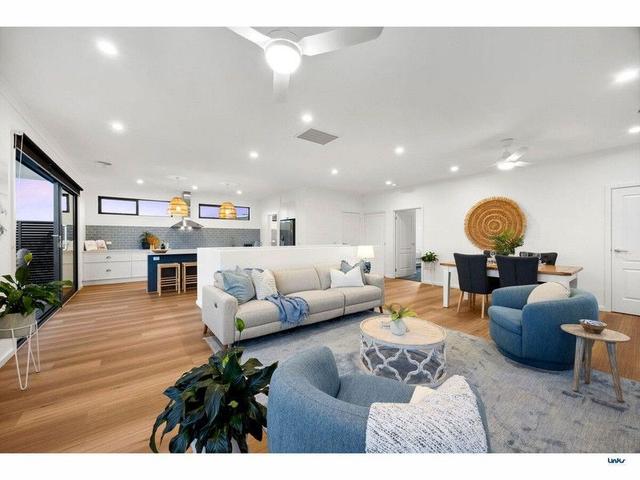 2/15 Rayville Court, VIC 3228