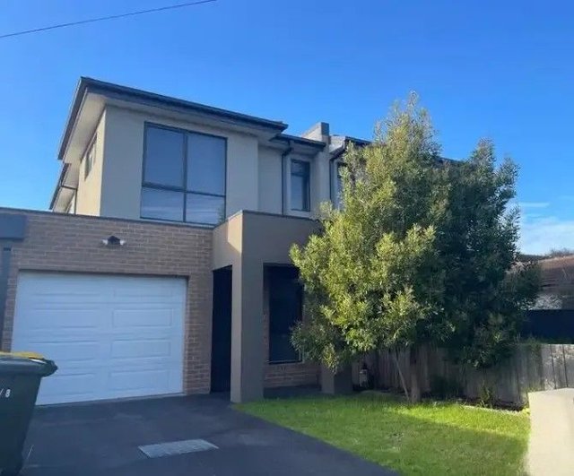 1/8 Koonawarra Street, VIC 3168