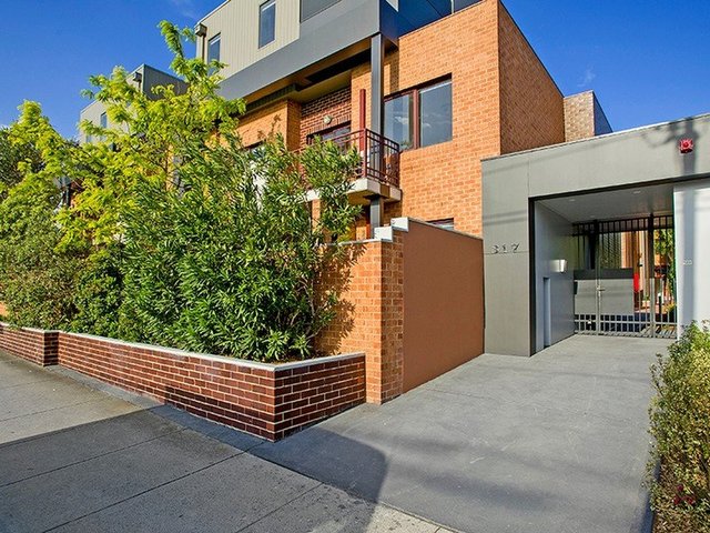 8/317 Hawthorn Road, VIC 3162