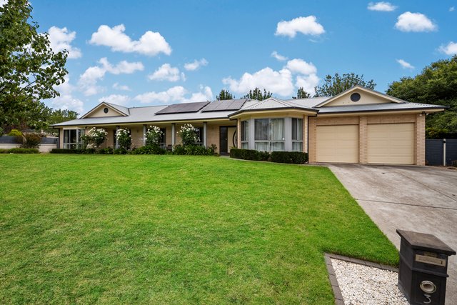 3 Hatton Drive, NSW 2582