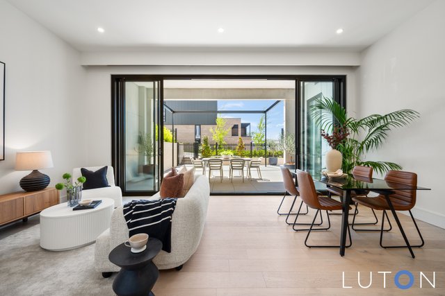 4/4 Lady Nelson Place, ACT 2603
