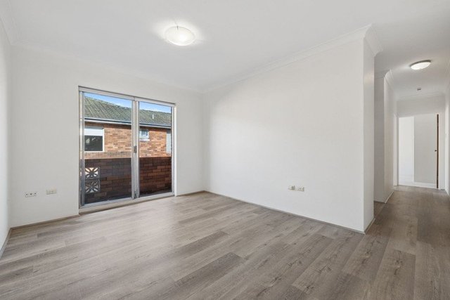 12/4 Macintosh Street, NSW 2020