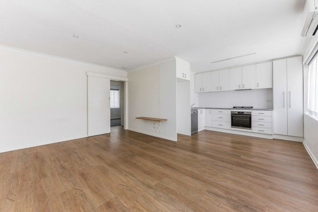 8/105 Atherton Road, VIC 3166