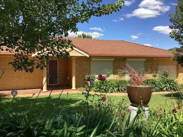 53 Holmes Crescent, NSW 2680