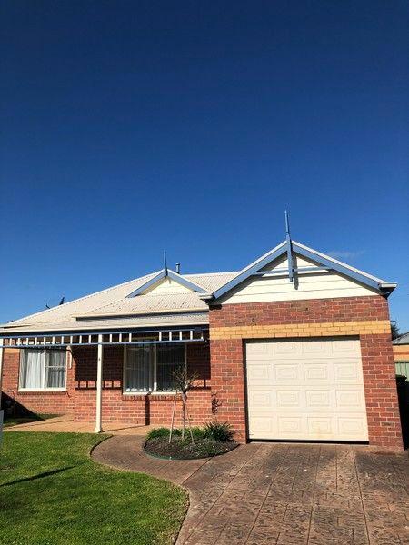 6 Lakeside Court, VIC 3300