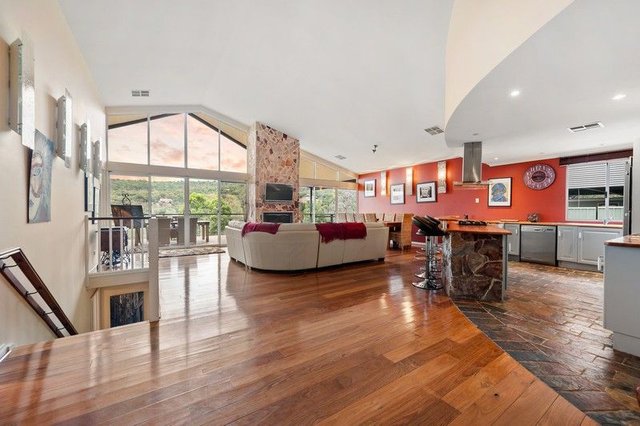 8 Jade Street, WA 6112