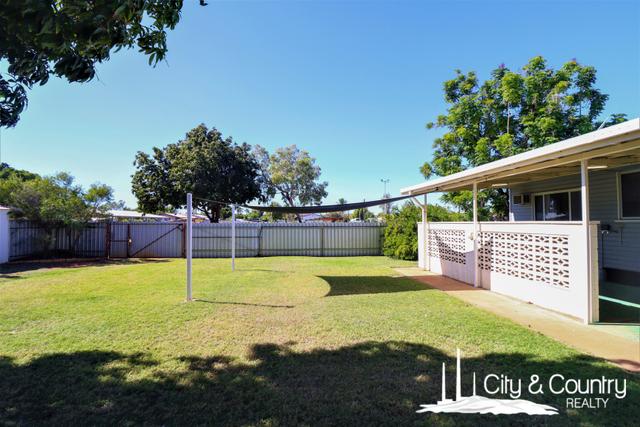 16 Salamaua Street, QLD 4825