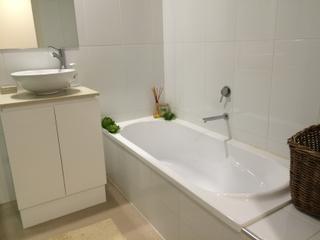 Bathroom (2015-10-22)