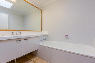 Bathroom (2017-10-09)