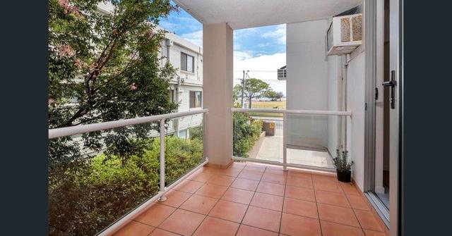 8/130 Marine Parade, QLD 4215