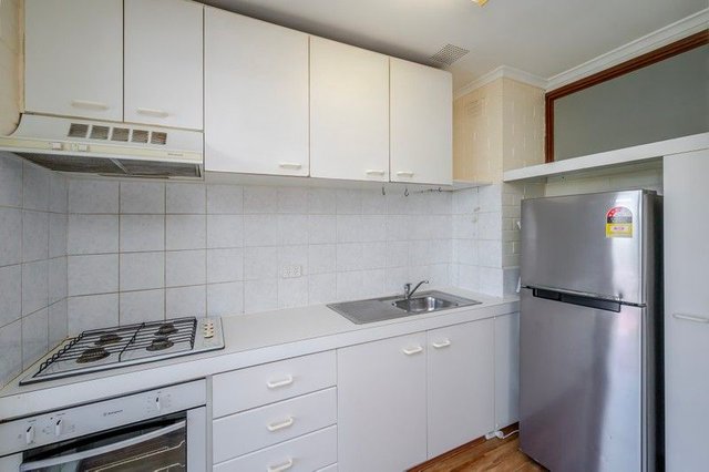 17/2 Stirling Street, WA 6151