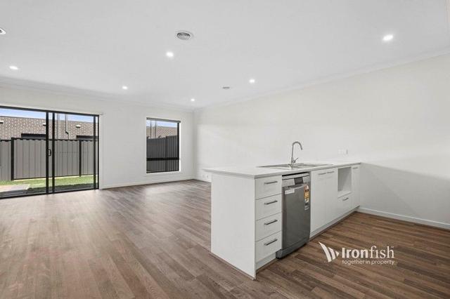 52 Tanzanite Circuit, VIC 3064