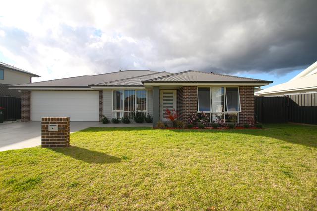 4 Joseph Drive, NSW 2800