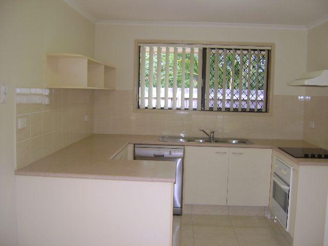 2/35 Victor Avenue, QLD 4216